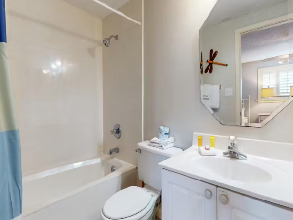 Updated Beachfront Suite Retreat with Pool & Tennis - Perfect Family Getaway